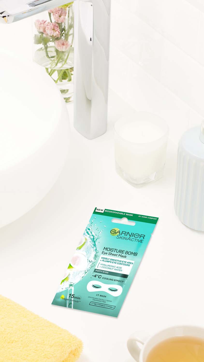 3600542154772 Garnier SkinActive MoistureBomb Eye Tissue Mask Coconut flatlay DNSF