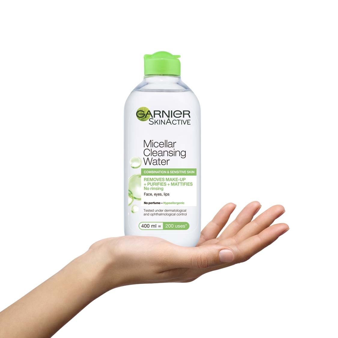 3600542263887 Garnier SkinActive Face Micellar Cleansing Water Combination Sensitive in hand